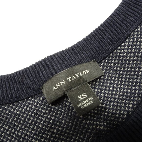 Ann Taylor Size XS 3/4 Sleeves Stretch Sweater Dress Slit Button Detail - Picture 8 of 9